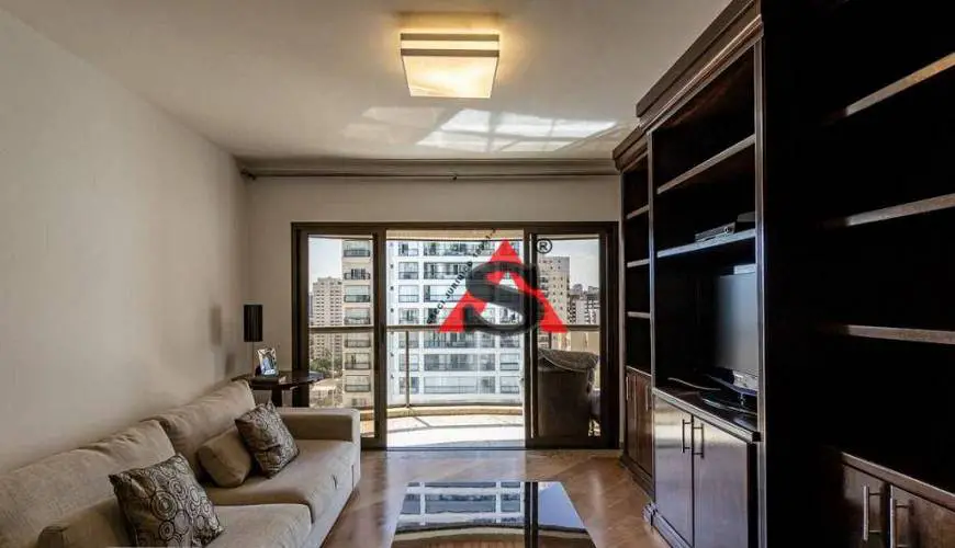 Foto 2 de Apartamento com 3 Quartos para alugar, 130m² em Moema, São Paulo