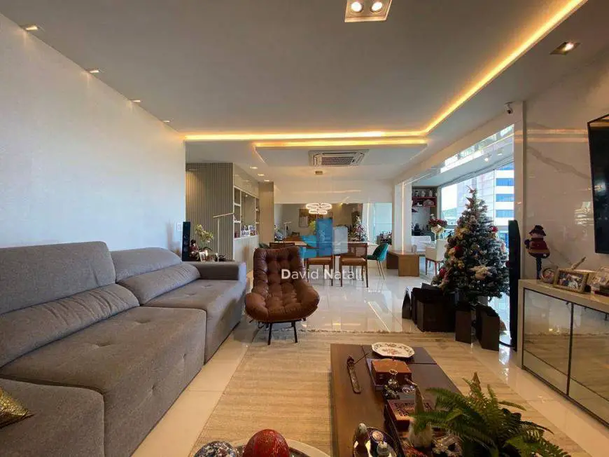Foto 1 de Apartamento com 4 Quartos à venda, 180m² em Enseada do Suá, Vitória