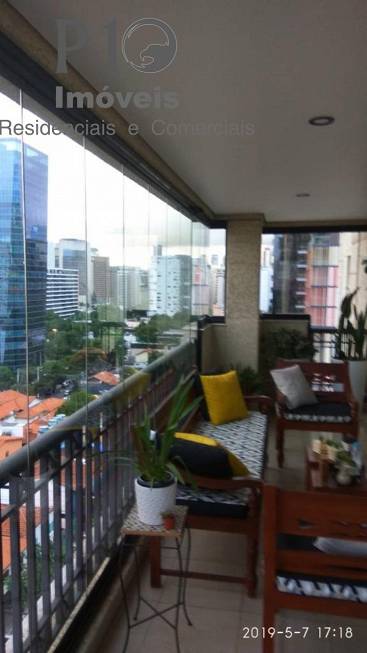 Foto 2 de Apartamento com 4 Quartos à venda, 180m² em Vila Nova Conceição, São Paulo