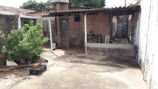 Foto 2 de Casa com 2 Quartos à venda, 300m² em Granada, Uberlândia