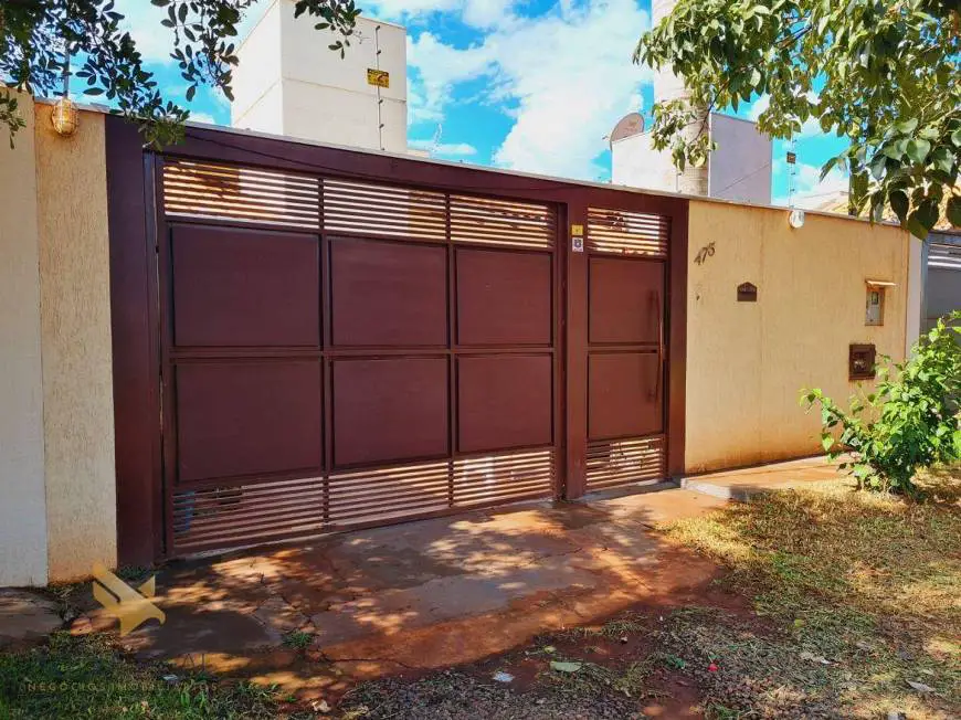 Foto 1 de Casa com 3 Quartos à venda, 90m² em Jardim Itamaracá, Campo Grande