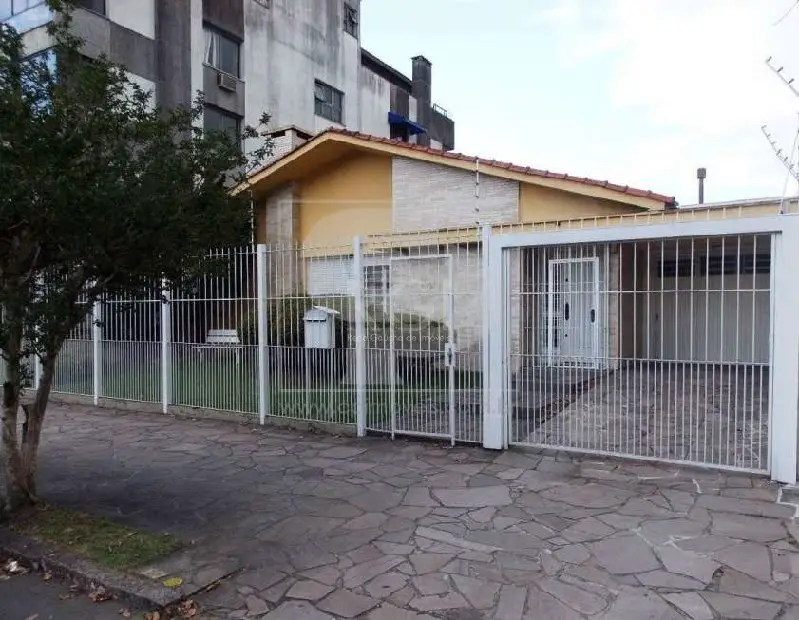 Foto 3 de Casa com 3 Quartos à venda, 301m² em Jardim Lindóia, Porto Alegre