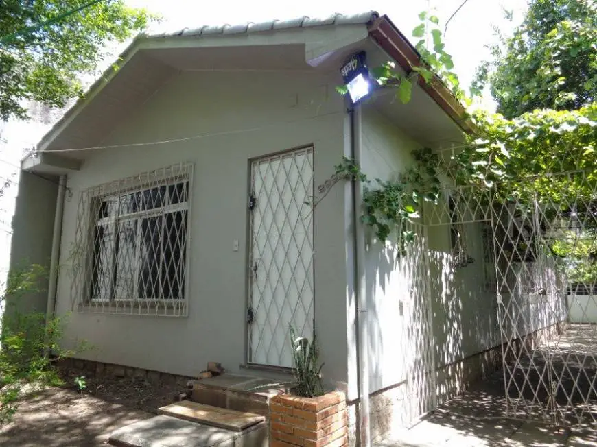 Foto 1 de Casa com 3 Quartos à venda, 200m² em Navegantes, Porto Alegre