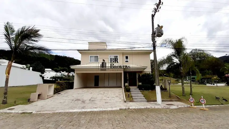 Foto 2 de Casa com 4 Quartos à venda, 232m² em Ariribá, Balneário Camboriú