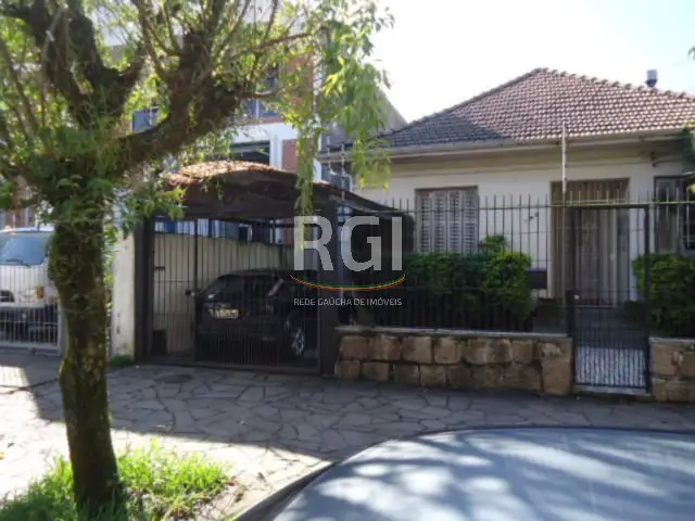 Foto 1 de Casa com 4 Quartos à venda, 399m² em Navegantes, Porto Alegre