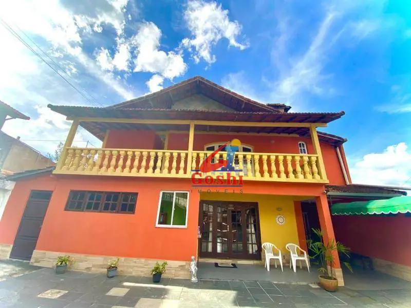 Foto 1 de Casa com 5 Quartos à venda, 224m² em Fazendinha, Teresópolis