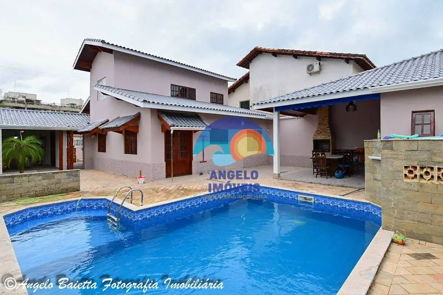 Foto 1 de Sobrado com 3 Quartos para alugar, 175m² em Balneario Sambura, Peruíbe