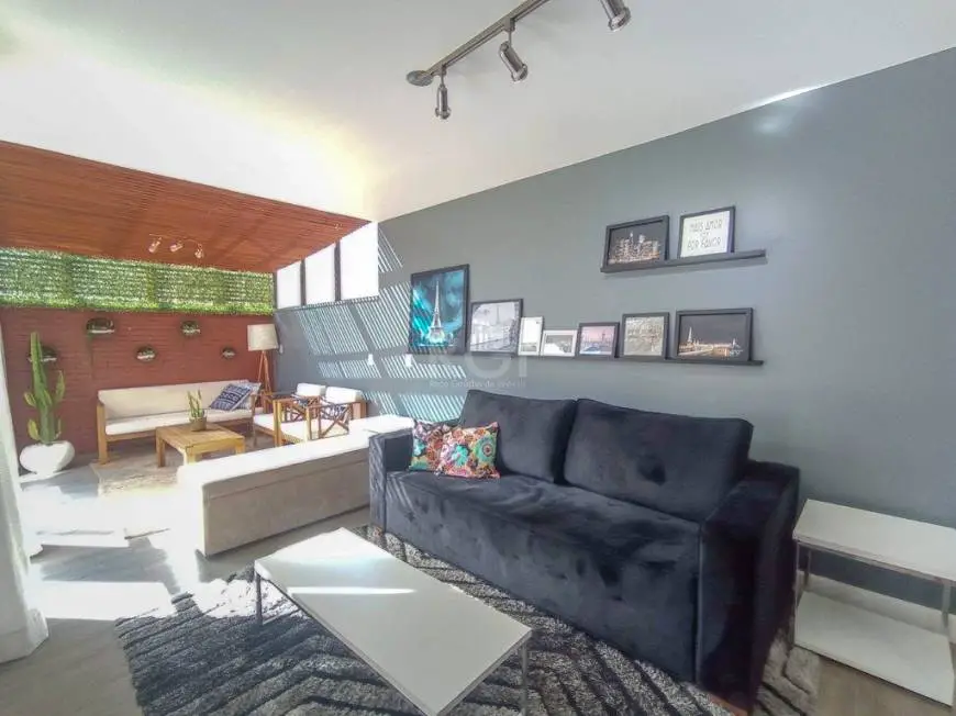 Foto 2 de Apartamento com 1 Quarto à venda, 77m² em Rio Branco, Porto Alegre