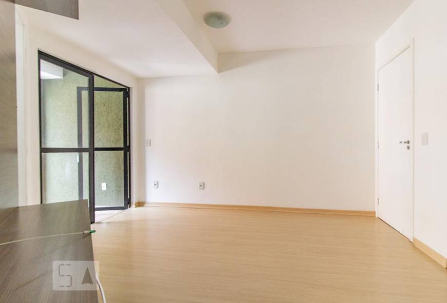 Foto 2 de Apartamento com 2 Quartos para alugar, 62m² em Água Verde, Curitiba