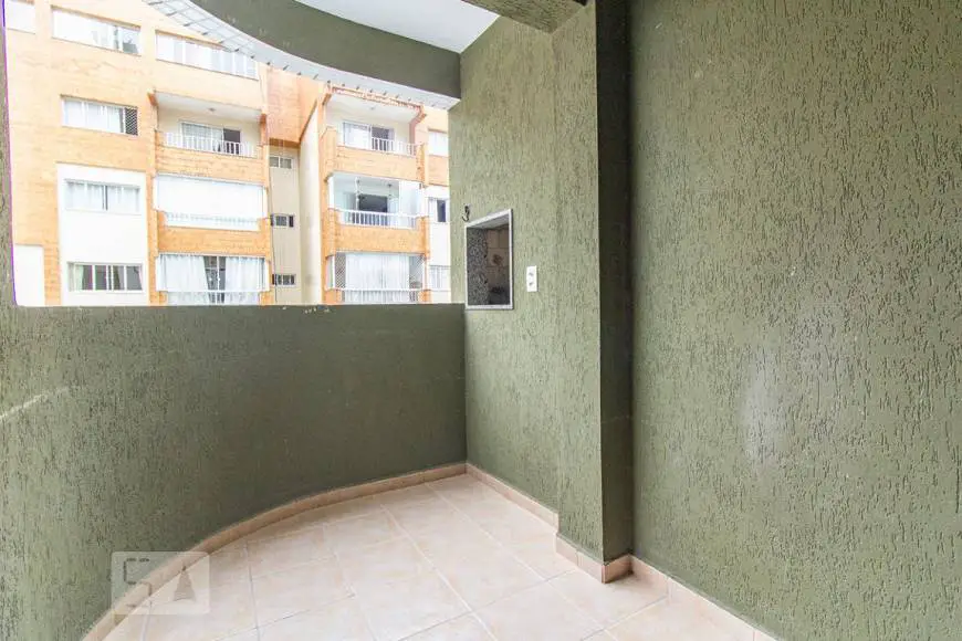 Foto 3 de Apartamento com 2 Quartos para alugar, 62m² em Água Verde, Curitiba
