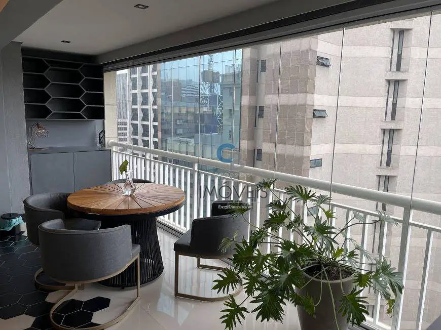 Foto 2 de Apartamento com 2 Quartos à venda, 130m² em Bela Vista, São Paulo