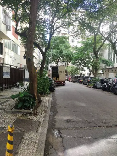 Foto 4 de Apartamento com 2 Quartos à venda, 50m² em Leme, Rio de Janeiro