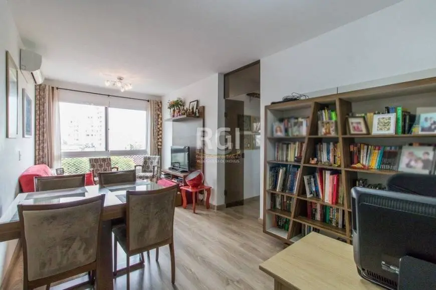 Foto 1 de Apartamento com 3 Quartos à venda, 70m² em Azenha, Porto Alegre