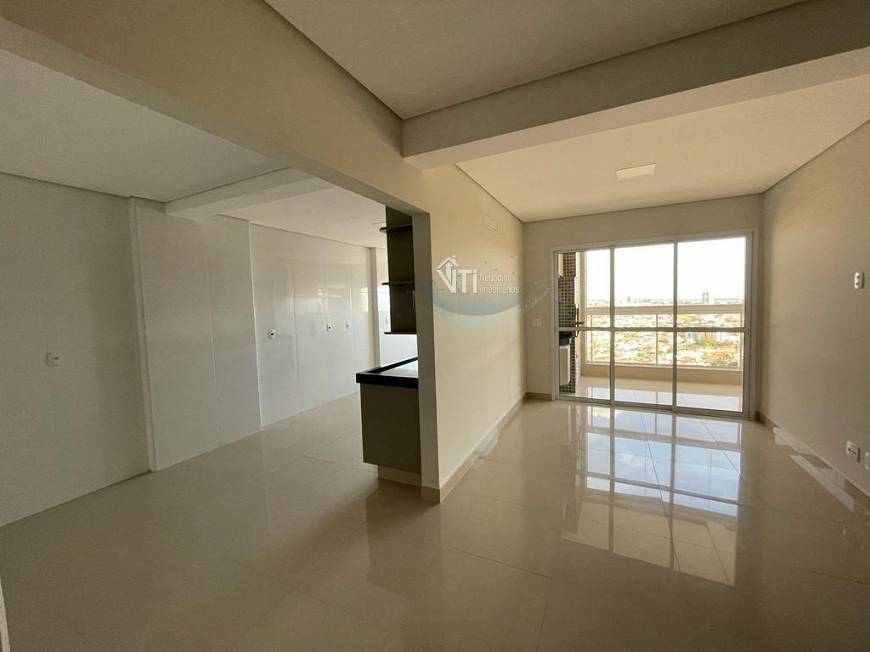 Foto 1 de Apartamento com 3 Quartos à venda, 130m² em Centro, Franca