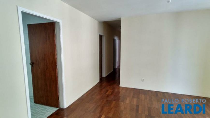 Foto 4 de Apartamento com 3 Quartos para alugar, 145m² em Higienópolis, São Paulo