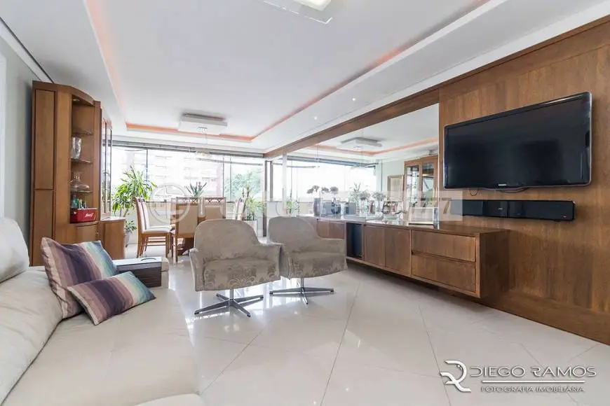 Foto 2 de Apartamento com 3 Quartos à venda, 151m² em Moinhos de Vento, Porto Alegre