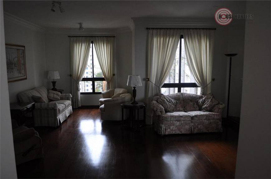 Foto 2 de Apartamento com 3 Quartos para alugar, 200m² em Vila Uberabinha, São Paulo