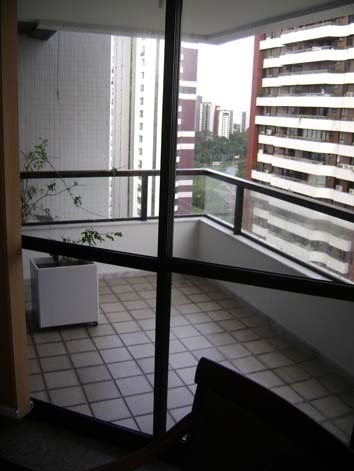 Foto 2 de Apartamento com 4 Quartos para venda ou aluguel, 174m² em Candeal, Salvador