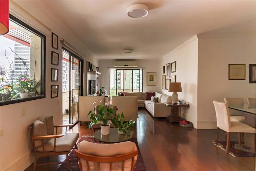 Foto 1 de Apartamento com 4 Quartos à venda, 209m² em Itaim Bibi, São Paulo