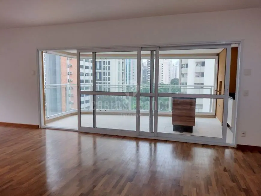 Foto 3 de Apartamento com 4 Quartos à venda, 187m² em Moema, São Paulo