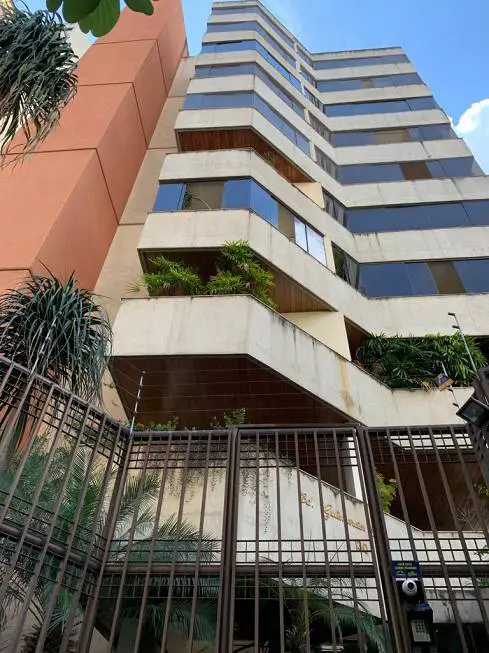 Foto 1 de Apartamento com 4 Quartos à venda, 271m² em Setor Bueno, Goiânia