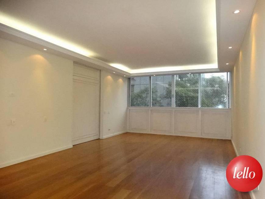 Foto 2 de Apartamento com 5 Quartos à venda, 240m² em Jardins, São Paulo