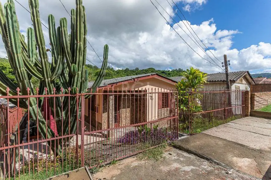 Foto 1 de Casa com 2 Quartos à venda, 85m² em Agronomia, Porto Alegre