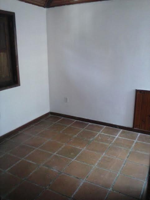 Foto 2 de Casa com 2 Quartos à venda, 450m² em Marazul, Niterói