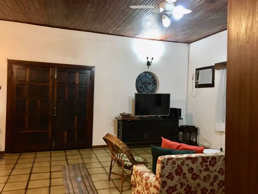 Foto 5 de Casa com 3 Quartos para alugar, 680m² em Enseada, Guarujá