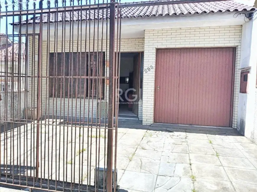 Foto 1 de Casa com 3 Quartos à venda, 128m² em Santo Antônio, Porto Alegre