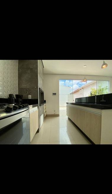 Foto 2 de Casa com 3 Quartos à venda, 250m² em Vila Carrão, São Paulo