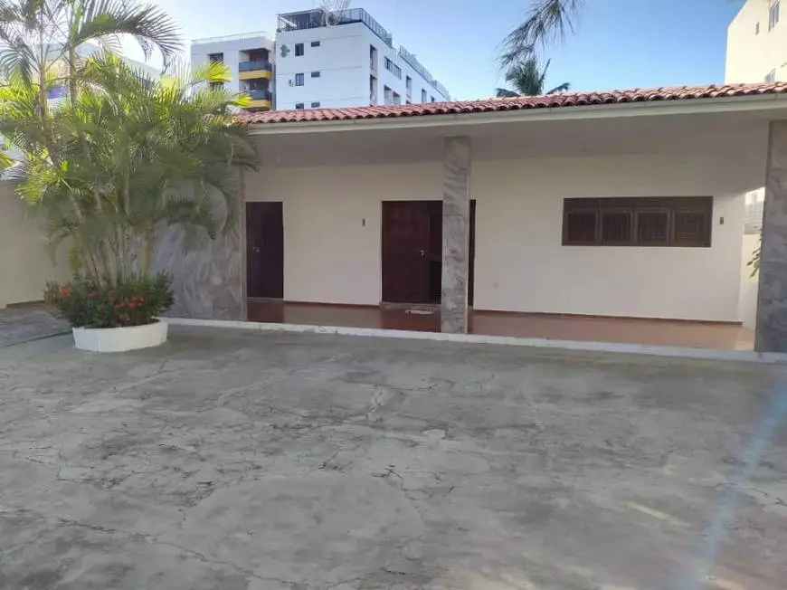 Foto 1 de Casa com 4 Quartos para alugar, 200m² em Cabo Branco, João Pessoa