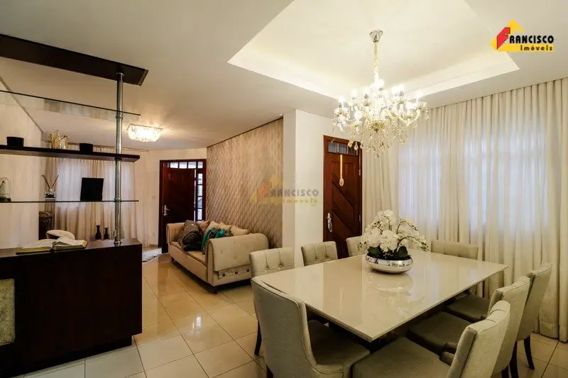 Foto 1 de Casa com 4 Quartos à venda, 257m² em Planalto, Divinópolis