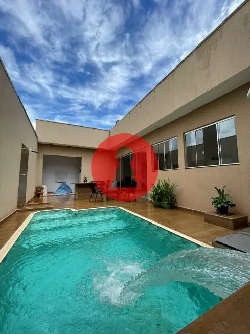 Foto 1 de Casa com 5 Quartos à venda, 240m² em Residencial Interlagos, Rio Verde