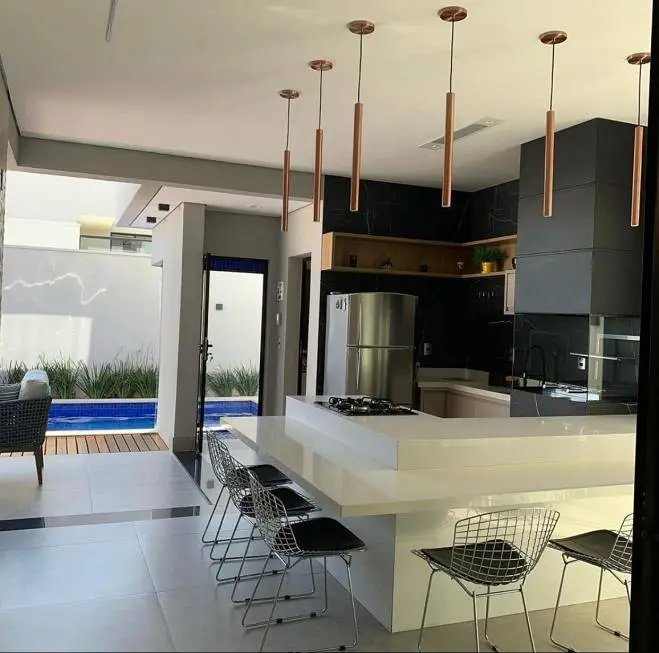 Foto 1 de Casa de Condomínio com 4 Quartos à venda, 345m² em Varanda Sul, Uberlândia