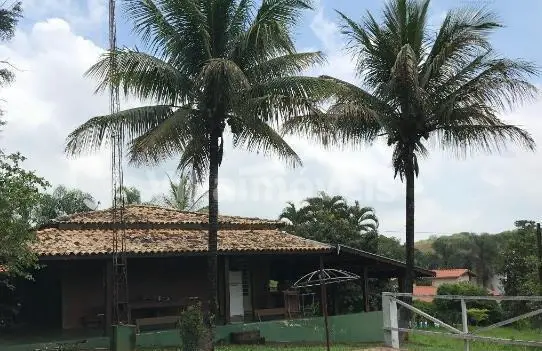 Foto 1 de Chácara com 2 Quartos à venda, 200m² em Centro, Monte Alegre do Sul