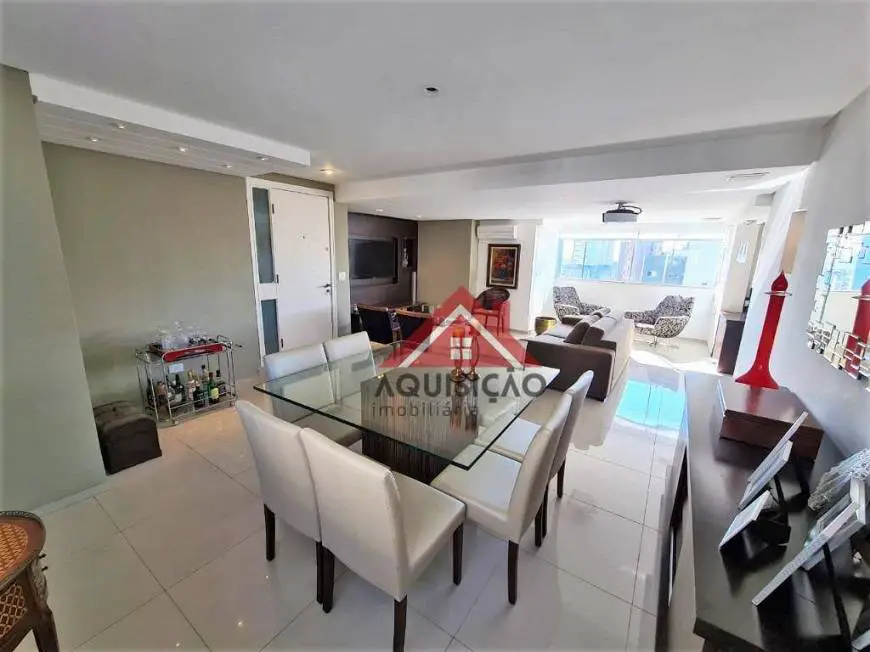Foto 2 de Apartamento com 2 Quartos à venda, 119m² em Batel, Curitiba