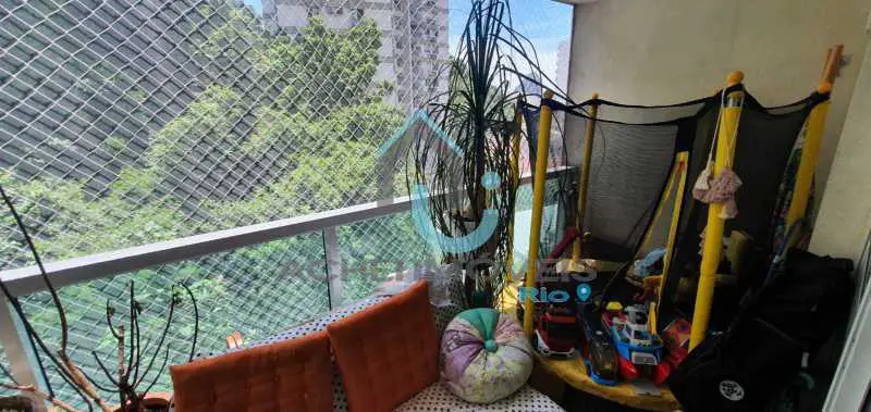 Foto 3 de Apartamento com 2 Quartos à venda, 90m² em Laranjeiras, Rio de Janeiro