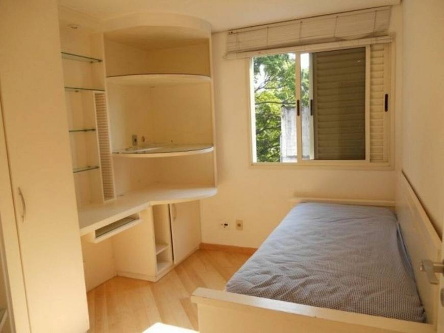 Foto 4 de Apartamento com 2 Quartos à venda, 65m² em Moema, São Paulo
