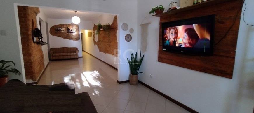 Foto 2 de Apartamento com 2 Quartos à venda, 105m² em Navegantes, Porto Alegre