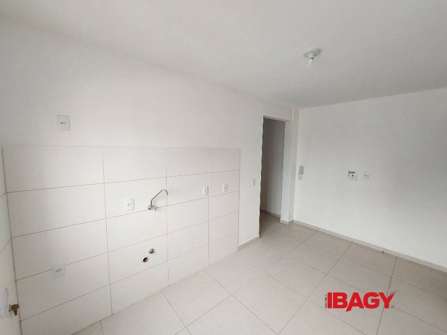 Foto 4 de Apartamento com 2 Quartos para alugar, 55m² em Ponte do Imaruim, Palhoça
