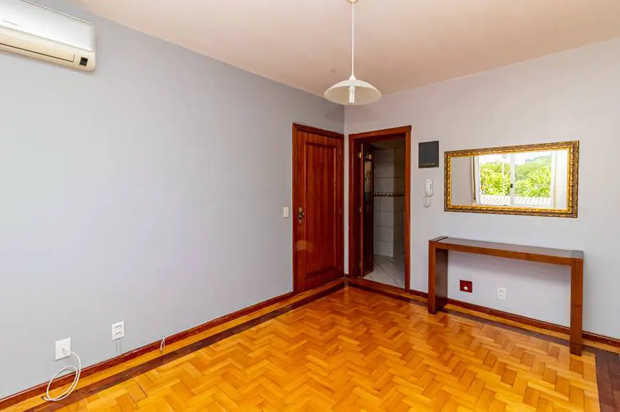 Foto 2 de Apartamento com 2 Quartos para alugar, 70m² em Vila Ipiranga, Porto Alegre