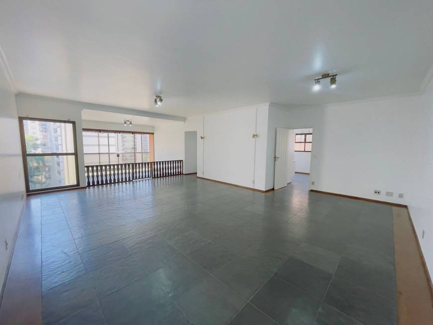 Foto 1 de Apartamento com 3 Quartos para venda ou aluguel, 230m² em Cambuí, Campinas