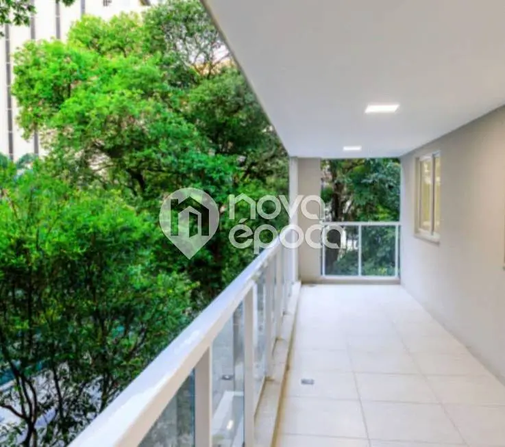 Foto 3 de Apartamento com 3 Quartos à venda, 106m² em Laranjeiras, Rio de Janeiro