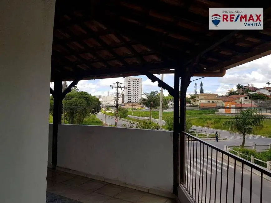 Foto 3 de Apartamento com 3 Quartos para alugar, 120m² em Monsenhor Mario Quintao, Barbacena