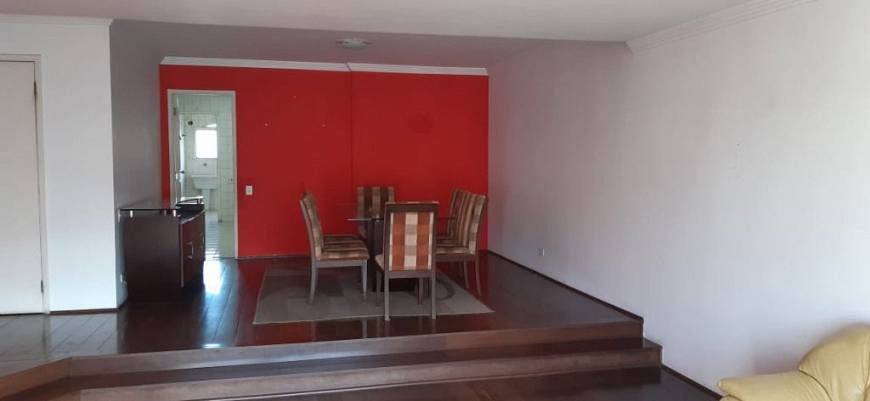 Foto 1 de Apartamento com 3 Quartos à venda, 211m² em Real Parque, São Paulo
