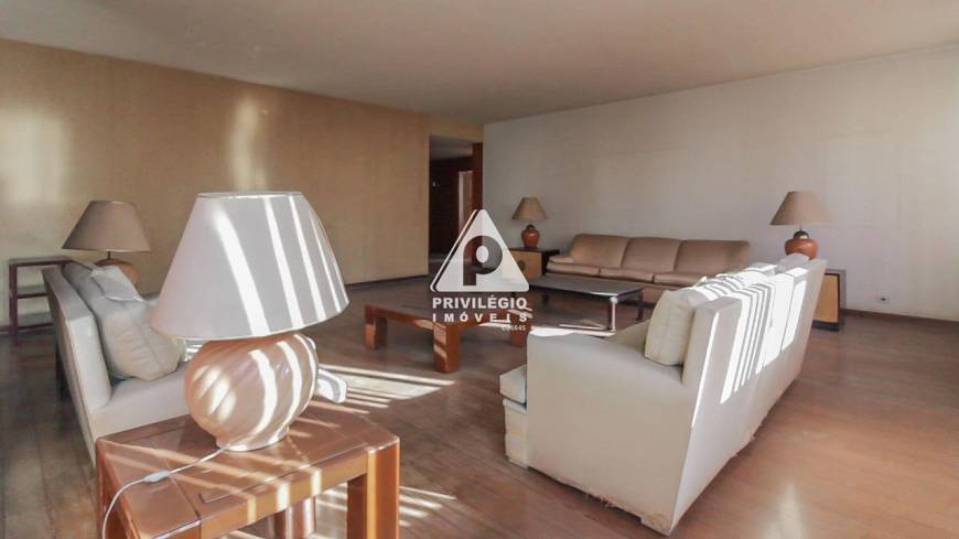 Foto 2 de Apartamento com 4 Quartos à venda, 200m² em Flamengo, Rio de Janeiro