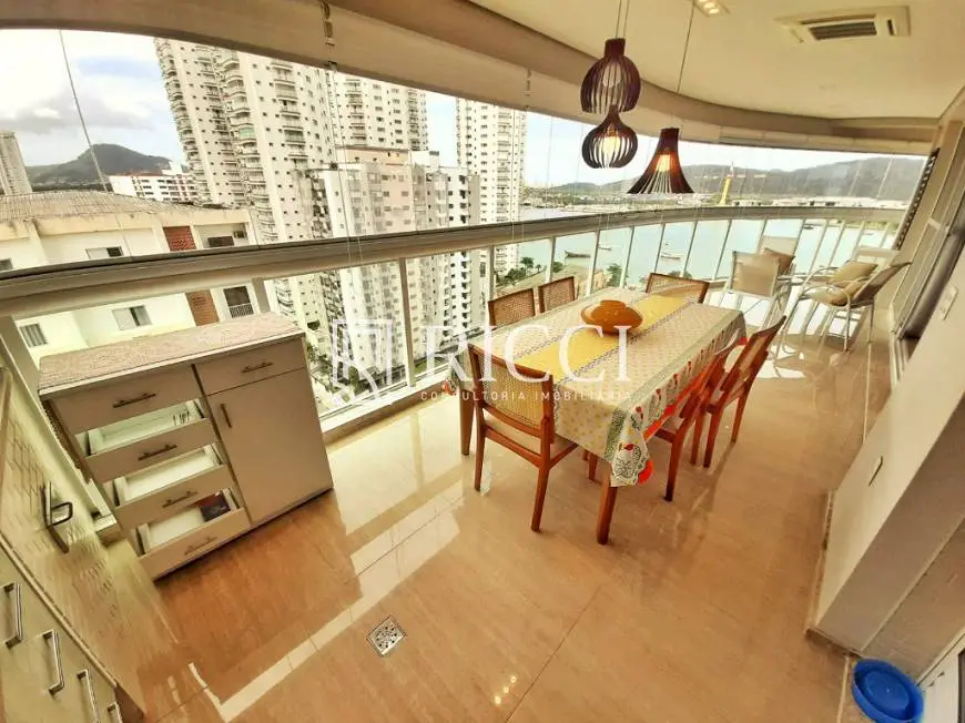 Foto 1 de Apartamento com 4 Quartos à venda, 186m² em Ponta da Praia, Santos