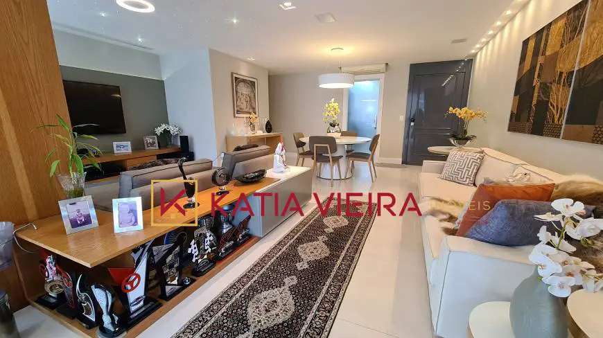 Foto 2 de Apartamento com 4 Quartos à venda, 130m² em Praia do Canto, Vitória