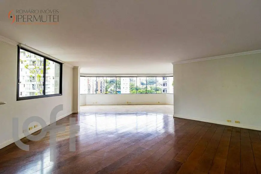 Foto 2 de Apartamento com 4 Quartos à venda, 347m² em Real Parque, São Paulo
